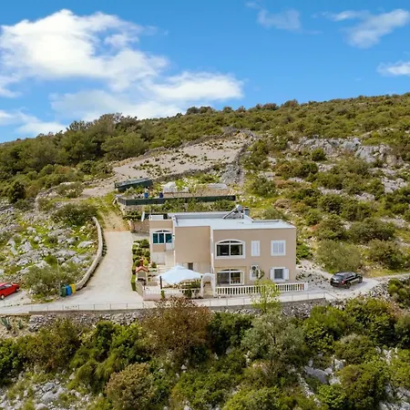 With Parking Space Stupin Celine, - 19462 Apartment