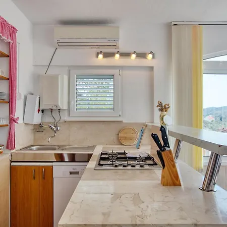 With Parking Space Stupin Celine, - 19462 公寓