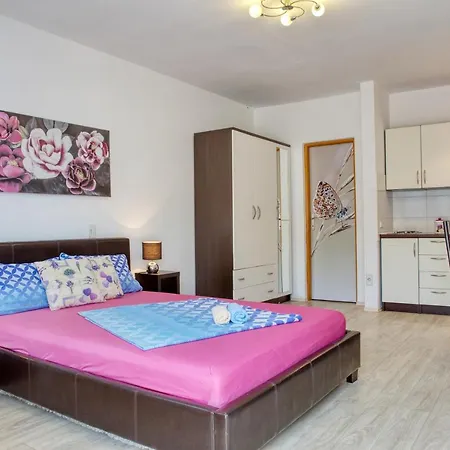 With Parking Space Stupin Celine, - 19462 Appartement Rogoznica (Sibenik-Knin)