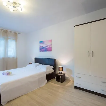 With Parking Space Stupin Celine, - 19462 * Rogoznica (Sibenik-Knin)